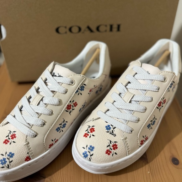 🌸 Coach Clip Low Top Sneaker With Floral Print - Picture 7 of 10